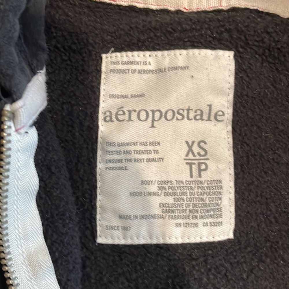 AERO black hoodie - Picture 3 of 4